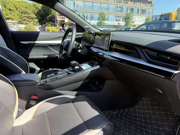 Фото 11 - MG Motor 5 Scorpio