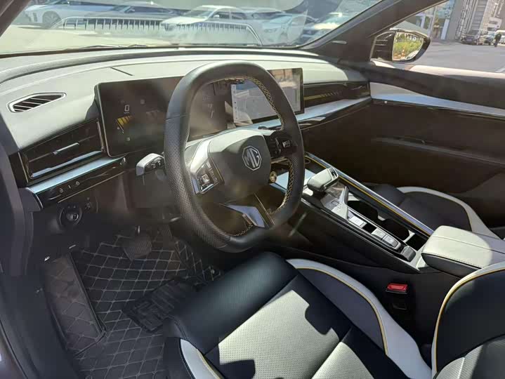 Фото 12 - MG Motor 5 Scorpio