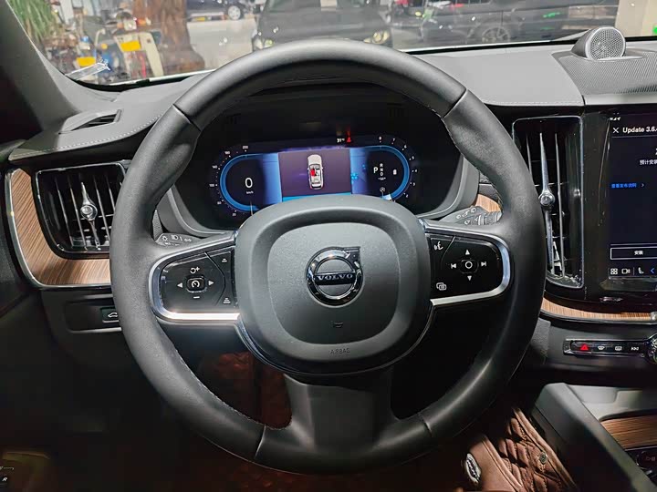 Фото 5 - Volvo XC60