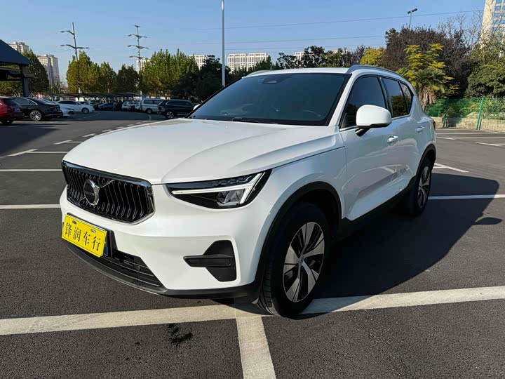 Фото 1 - Volvo XC40