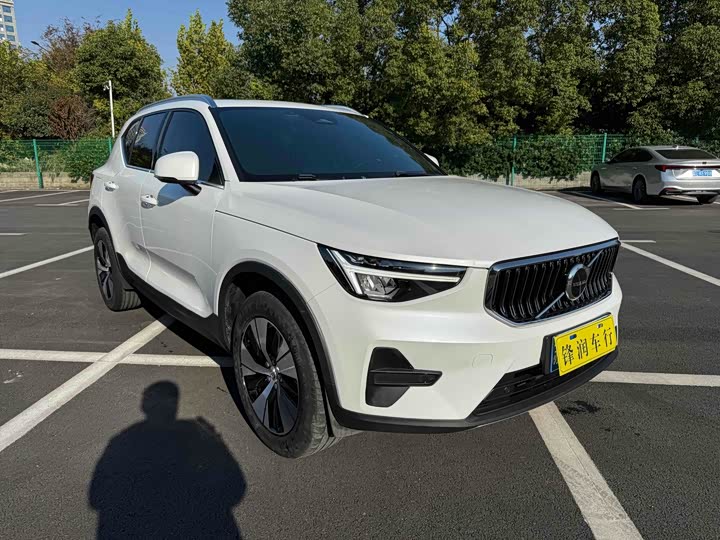 Фото 3 - Volvo XC40
