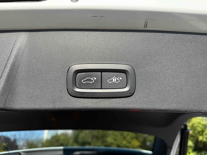 Фото 7 - Volvo XC40