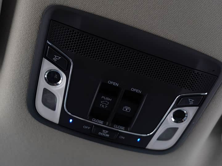 Фото 17 - Honda Vezel