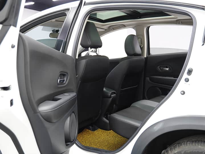 Фото 18 - Honda Vezel