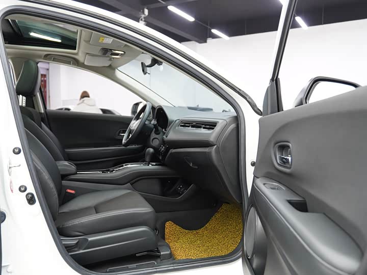 Фото 21 - Honda Vezel