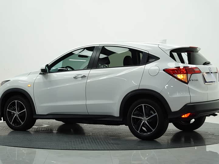 Фото 3 - Honda Vezel
