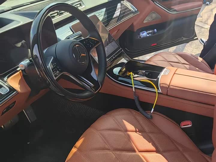 Фото 4 - Mercedes-Benz Maybach S-Class