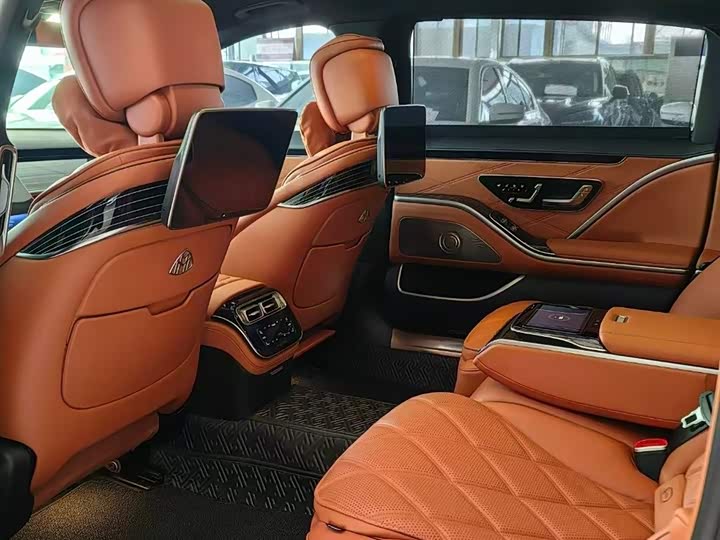 Фото 6 - Mercedes-Benz Maybach S-Class