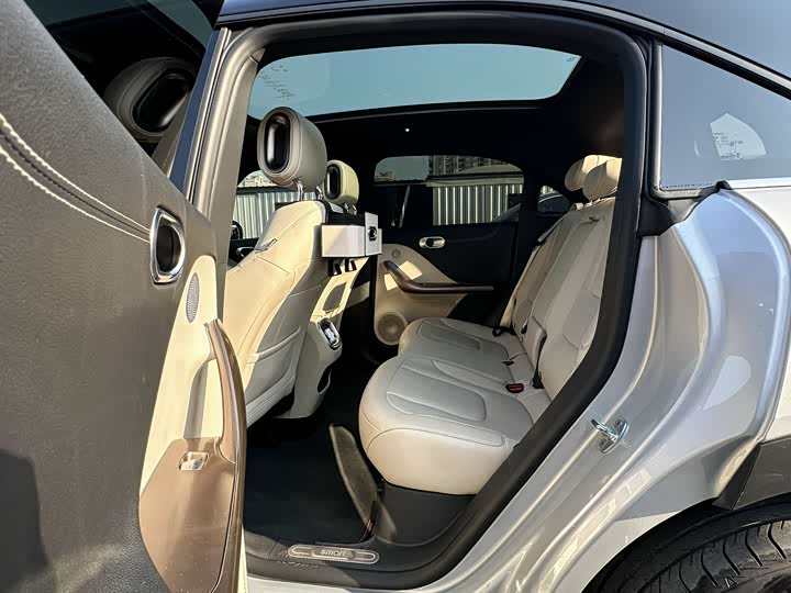 Фото 13 - Smart #1