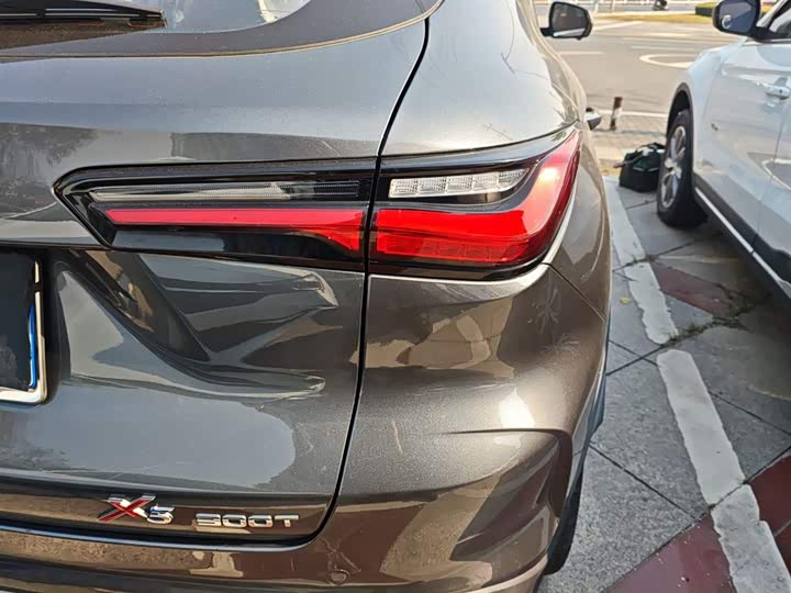 Фото 8 - Changan Oshan X5