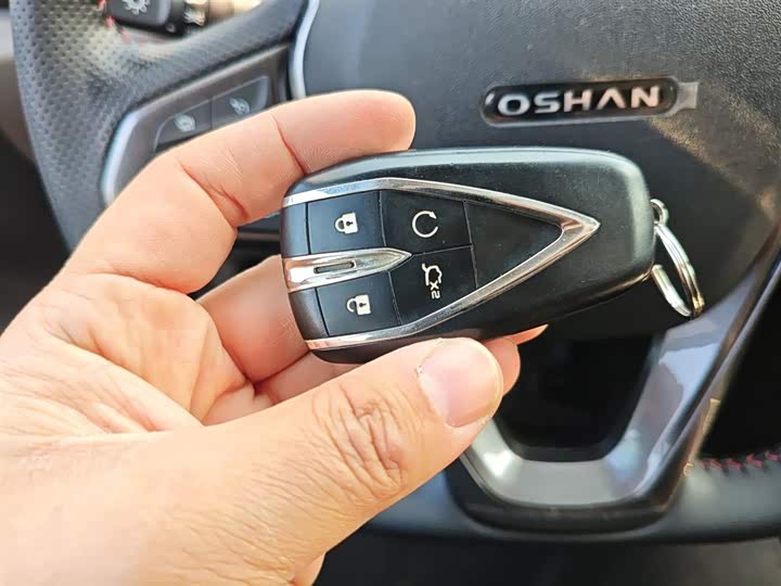 Фото 9 - Changan Oshan X5