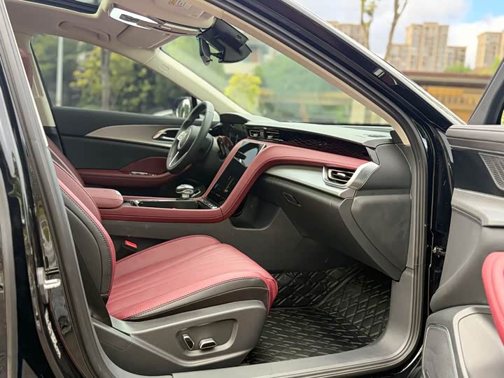 Фото 13 - Hongqi H5