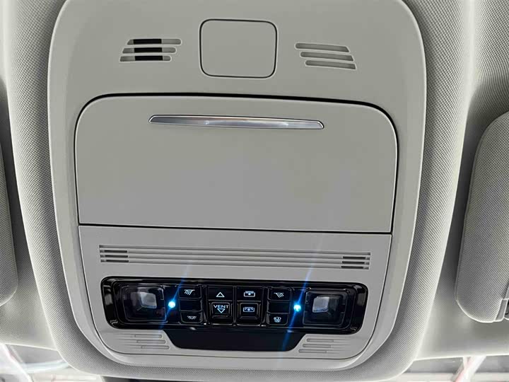 Фото 16 - Ford Edge