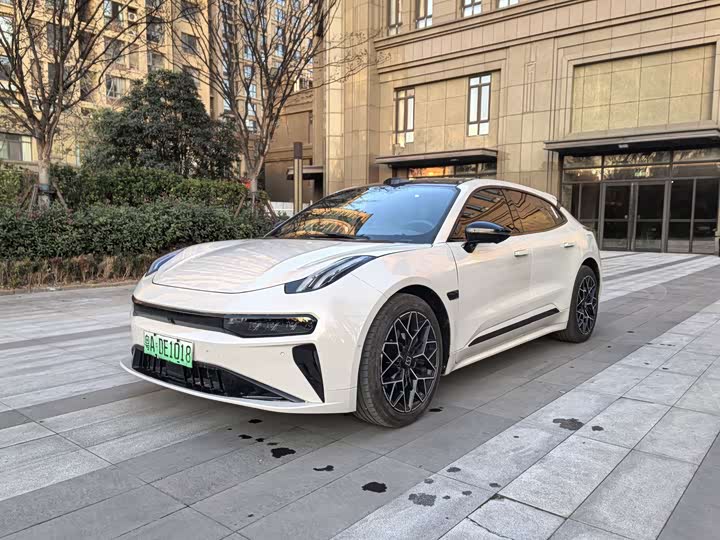 Фото 1 - Zeekr 001