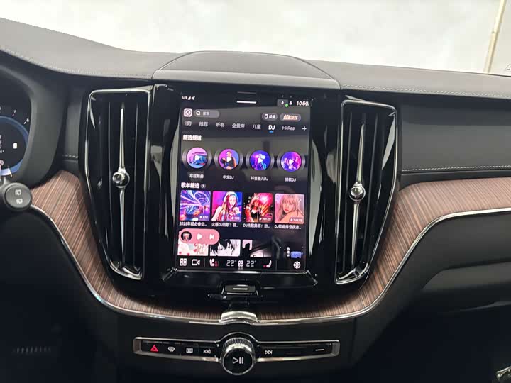 Фото 15 - Volvo XC60