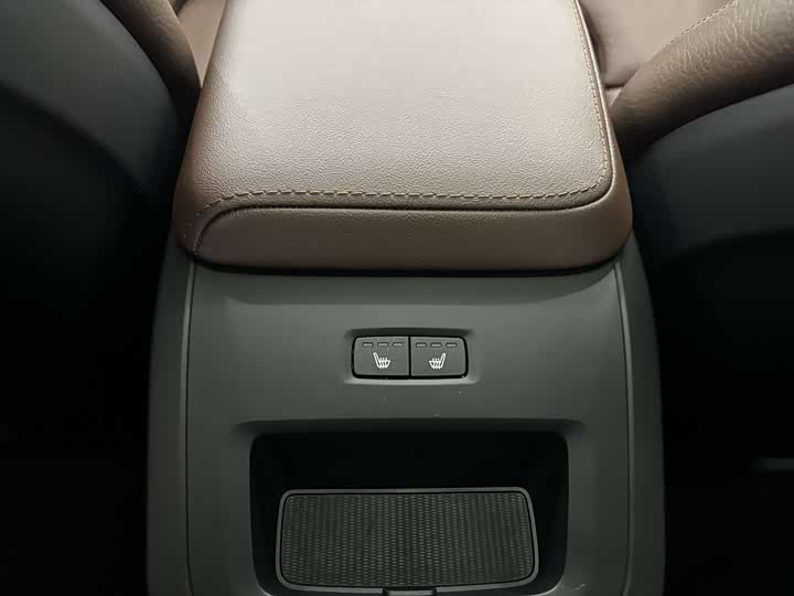 Фото 18 - Volvo XC60