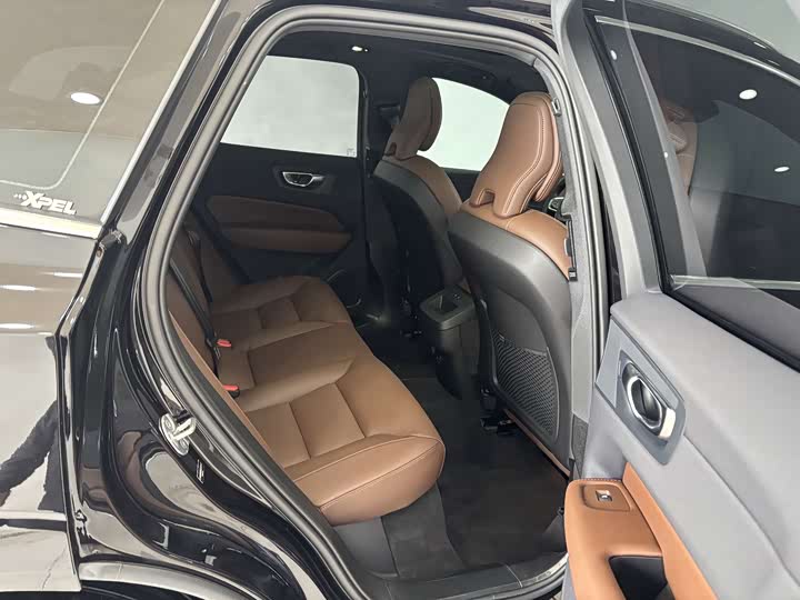 Фото 22 - Volvo XC60