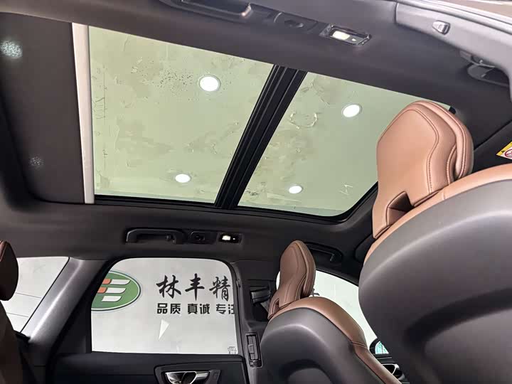 Фото 28 - Volvo XC60