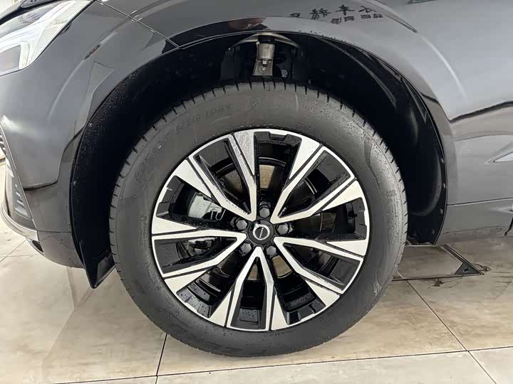 Фото 30 - Volvo XC60