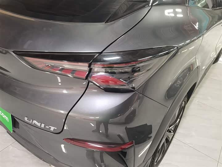 Фото 8 - Changan UNI-T