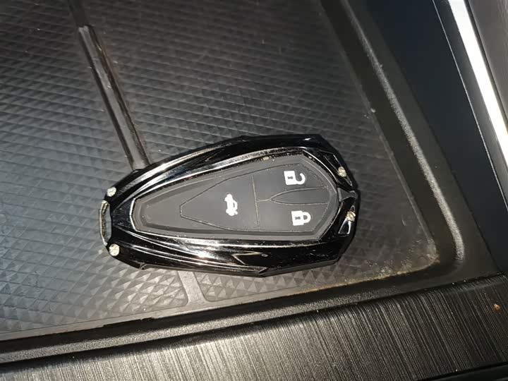 Фото 9 - Changan UNI-T