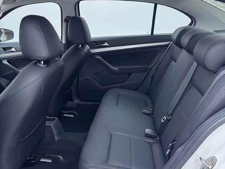 Фото 13 - Volkswagen Lavida