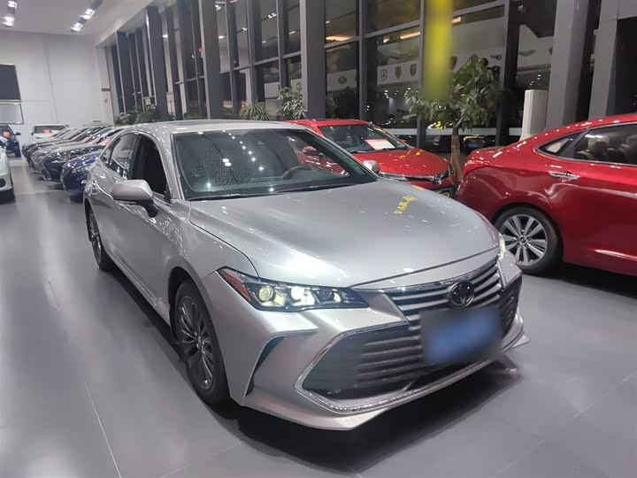 Фото 4 - Toyota Avalon