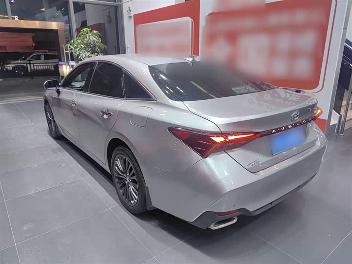Фото 5 - Toyota Avalon
