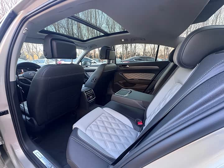 Фото 5 - Volkswagen Magotan