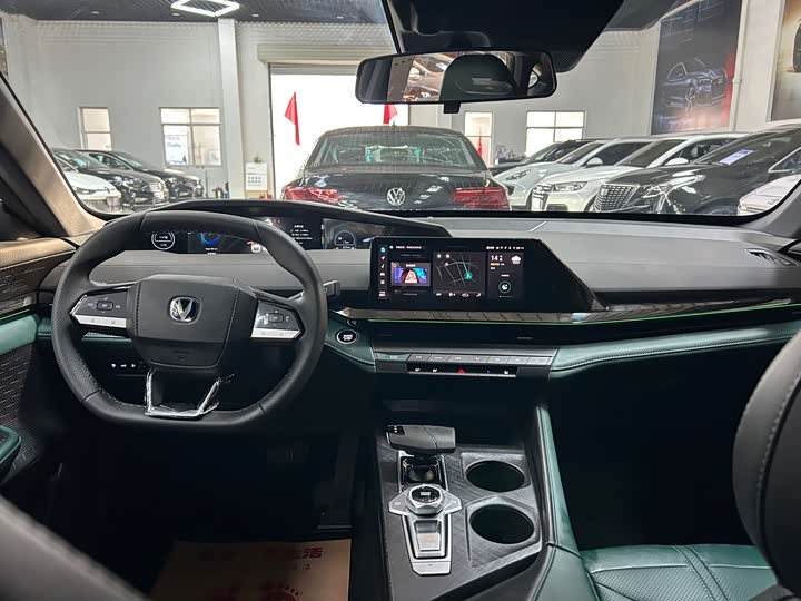 Фото 9 - Changan UNI-V Hybrid