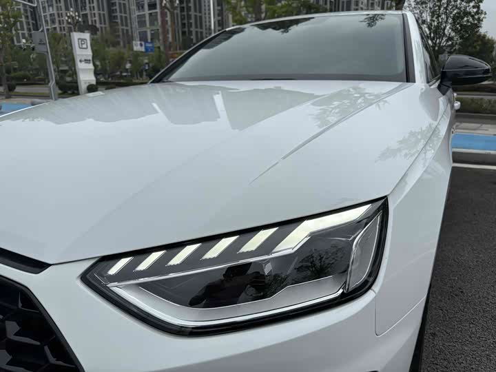 Фото 29 - Audi A4L