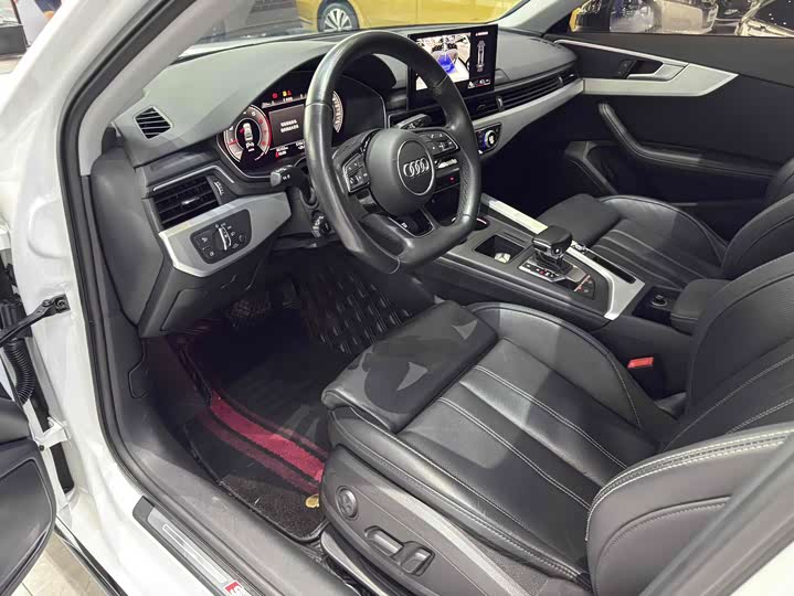 Фото 9 - Audi A4L