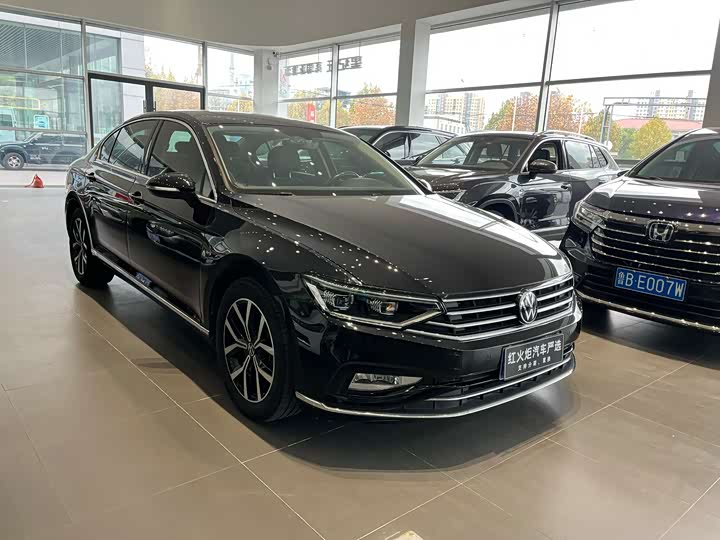 Фото 3 - Volkswagen Magotan