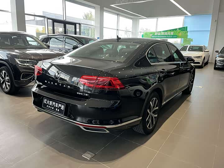 Фото 5 - Volkswagen Magotan