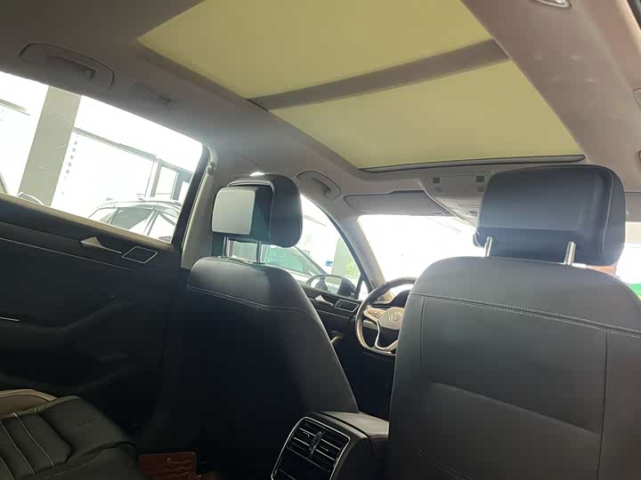 Фото 7 - Volkswagen Magotan