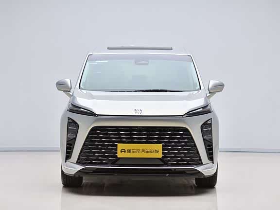 Фото 2 - Buick GL8 Hybrid