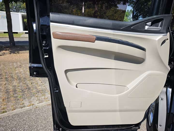 Фото 14 - Dongfeng Forthing Lingzhi M5