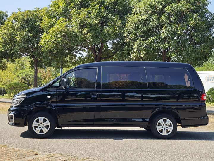 Фото 7 - Dongfeng Forthing Lingzhi M5