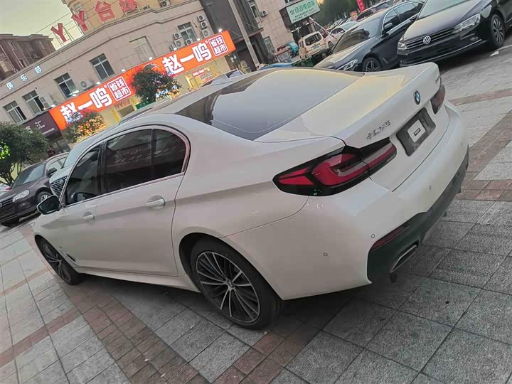 Фото 9 - BMW 5 Series