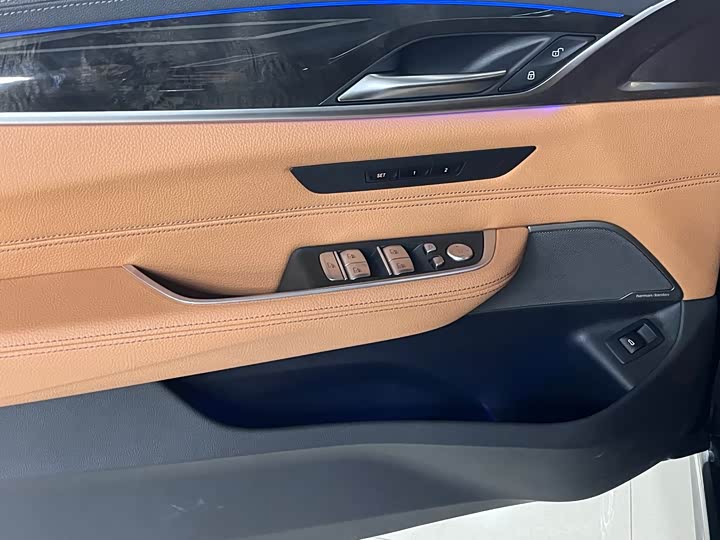 Фото 2 - BMW 6 Series GT