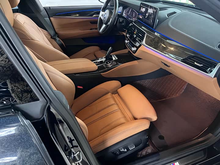 Фото 4 - BMW 6 Series GT