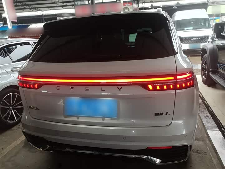 Фото 6 - Geely Monjaro