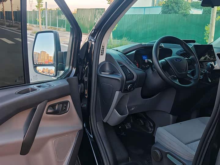 Фото 14 - Ford Transit