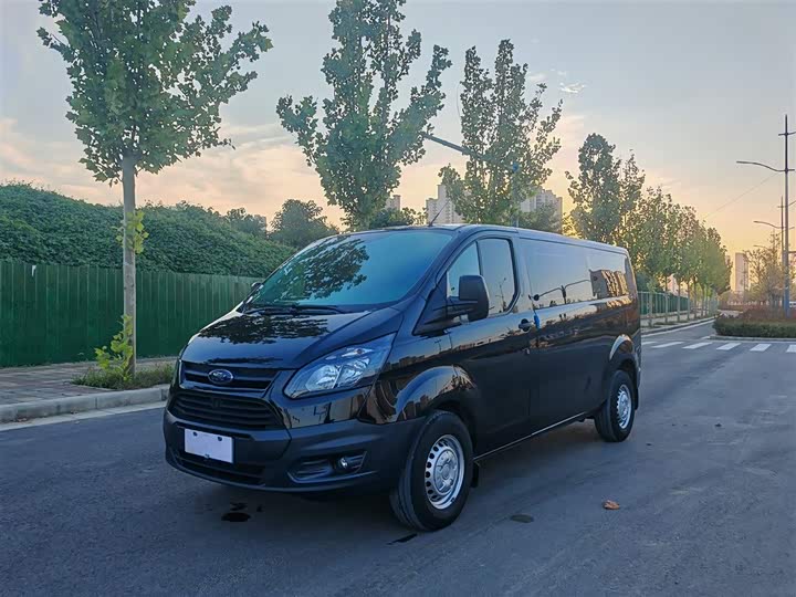 Фото 2 - Ford Transit