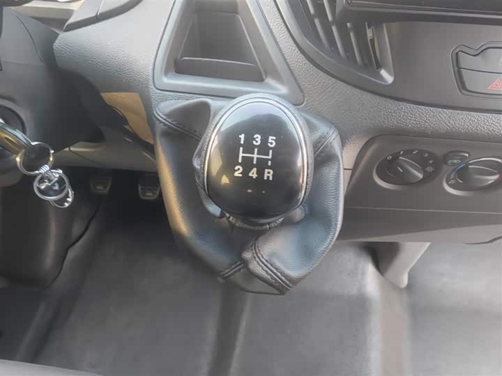 Фото 7 - Ford Transit