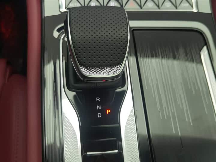 Фото 13 - Hongqi H5 Hybrid