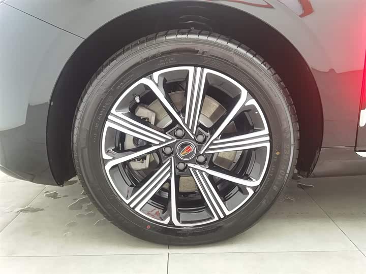 Фото 17 - Hongqi H5 Hybrid