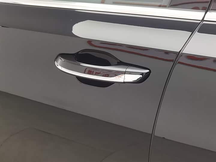 Фото 18 - Hongqi H5 Hybrid