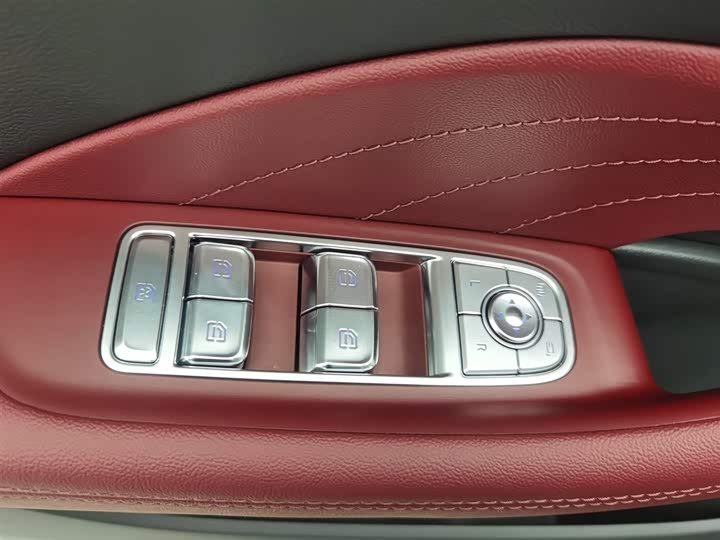 Фото 9 - Hongqi H5 Hybrid