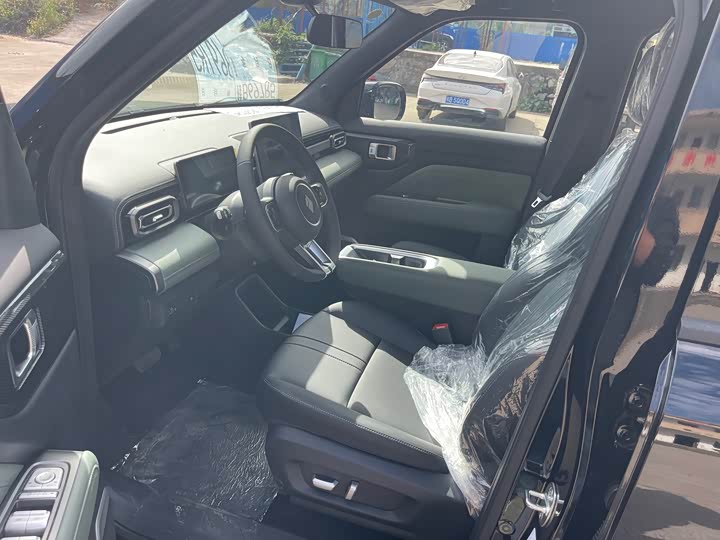 Фото 9 - Baojun Yep Plus